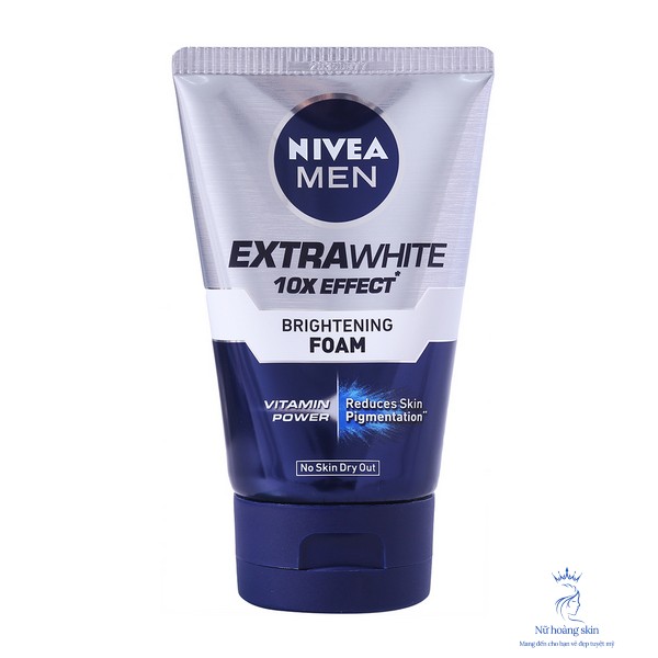 Nivea Men Extra White chứa bùn khoáng và muối biển, hai thành phần này giúp làm sạch sâu lỗ chân lông
