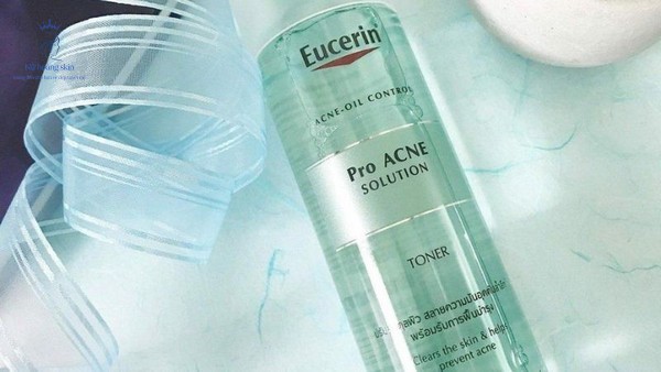 Toner Eucerin Pro ACNE Solution phù hợp với da dầu và da mụn